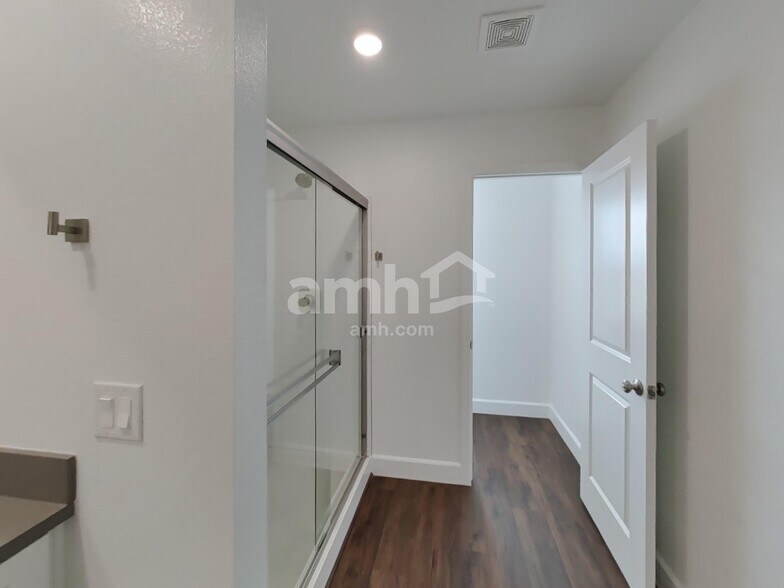 Building Photo - 126 Island Plumeria Ln