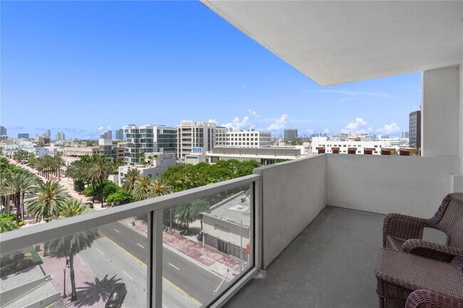 Primary Photo - 100 Lincoln Rd