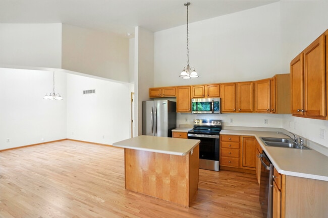 Building Photo - 20 Redtail Bend