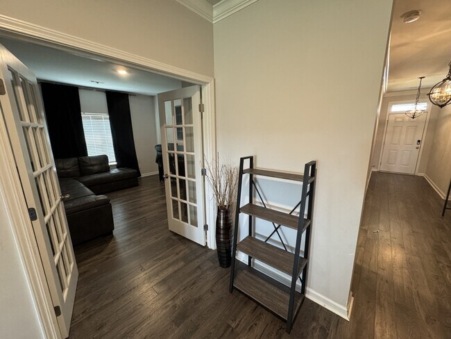 Building Photo - 124 Blackburn Trace