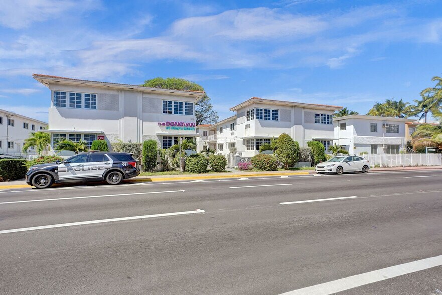 Building Photo - 8118 Harding Ave
