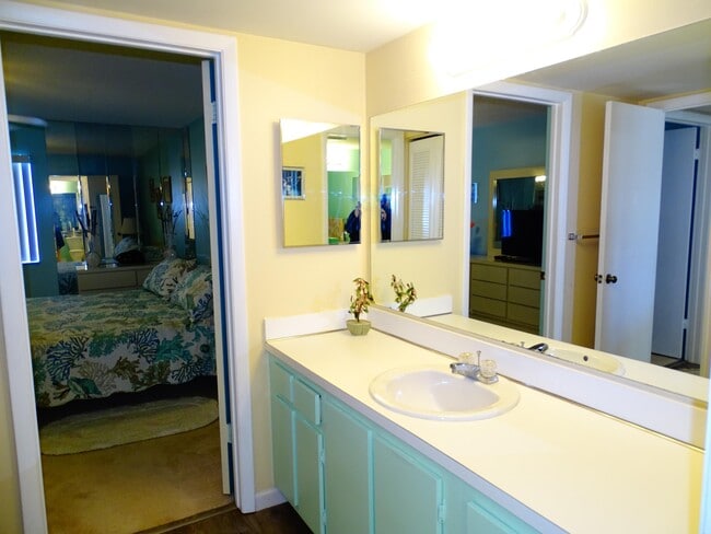 Building Photo - 409 Pine Glen Ln