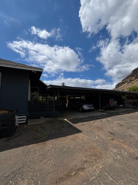 Building Photo - 84-116 Makau St