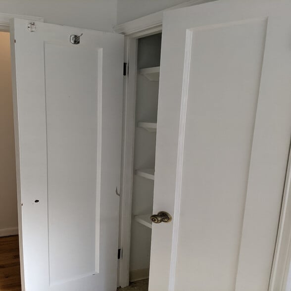 Building Photo - 1036 NE 102nd St