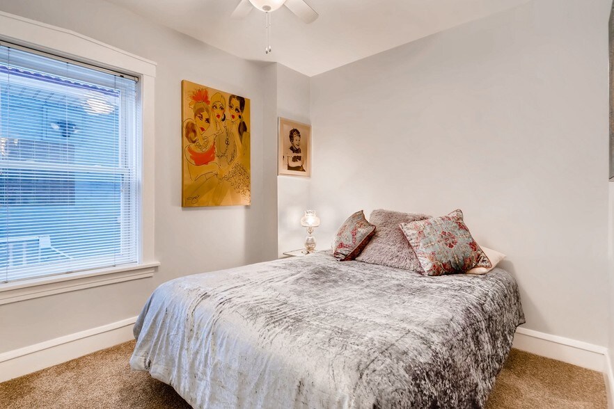 Building Photo - 2549 W Winnemac Ave