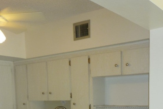 Building Photo - 2402 Ecuadorian Way