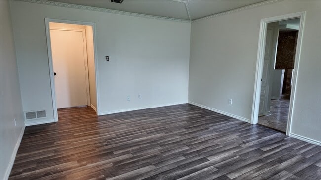 Building Photo - 613 Palomar Ln