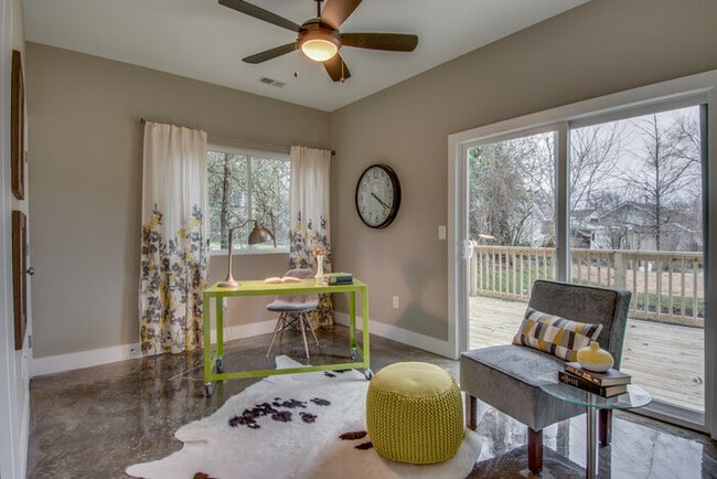 Building Photo - Large East Nashville Modern House - 3 Bedr...