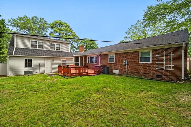Building Photo - 1757 Lafayette Dr