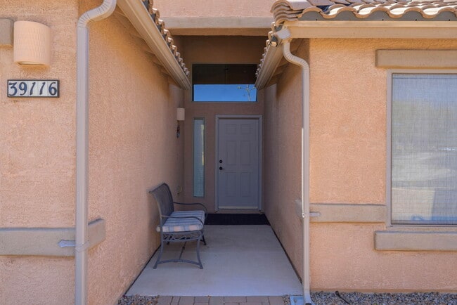 Building Photo - 39116 Quick Trot Dr