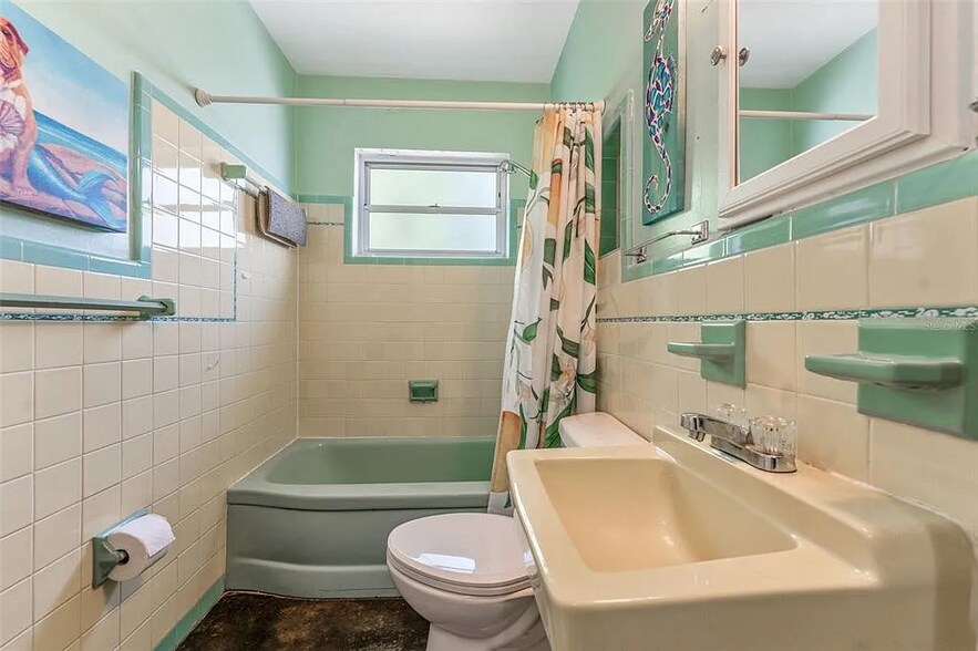 Building Photo - 1604 58th St S