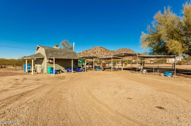 Building Photo - 2012 E Tonopah Dr