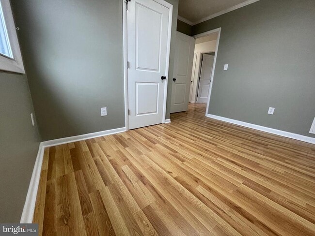 Building Photo - 136 Scott St