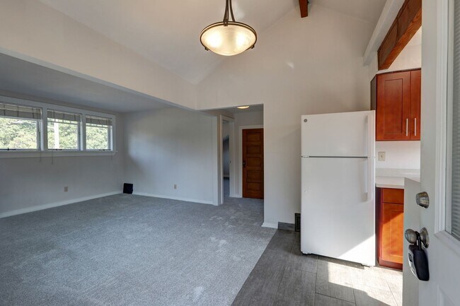 Building Photo - 824 NE Ravenna Blvd