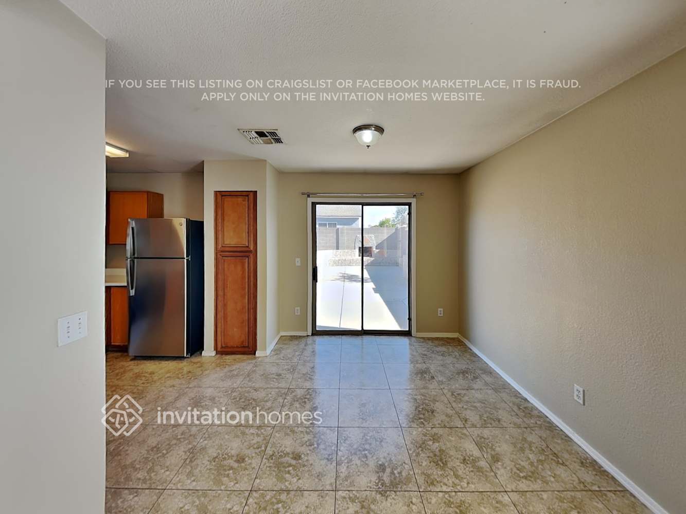 Building Photo - 11542 W Flores Dr