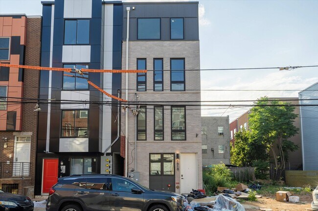 Building Photo - 1618 N Sydenham St