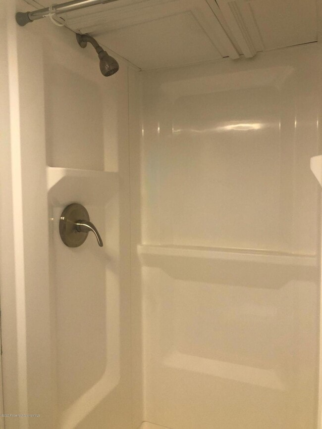 Building Photo - 504 School St