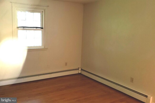 Building Photo - 163 Scroggy Rd