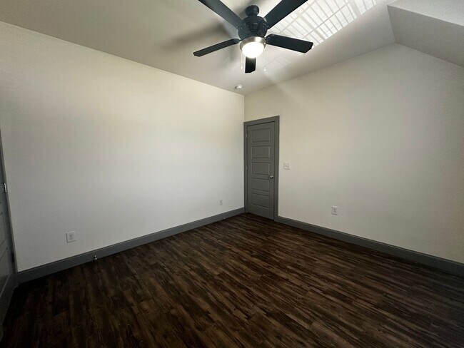 Building Photo - PRE-LEASING FOR AUGUST 2026!