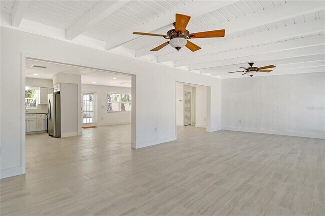 Building Photo - 913 Key Way