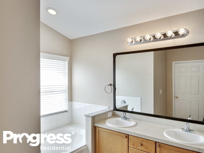 Building Photo - 125 Rose Hill Trail