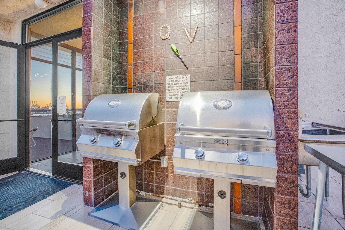 Building Photo - 1140 E Ocean Blvd