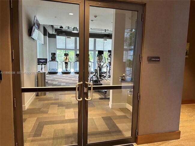 Building Photo - 16385 Biscayne Blvd