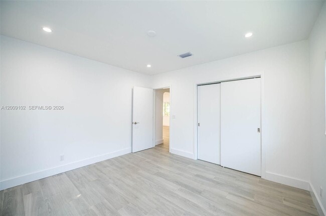 Building Photo - 330 SW 27th Rd