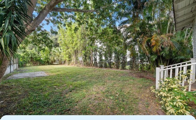 Building Photo - 2302 W Texas Ave