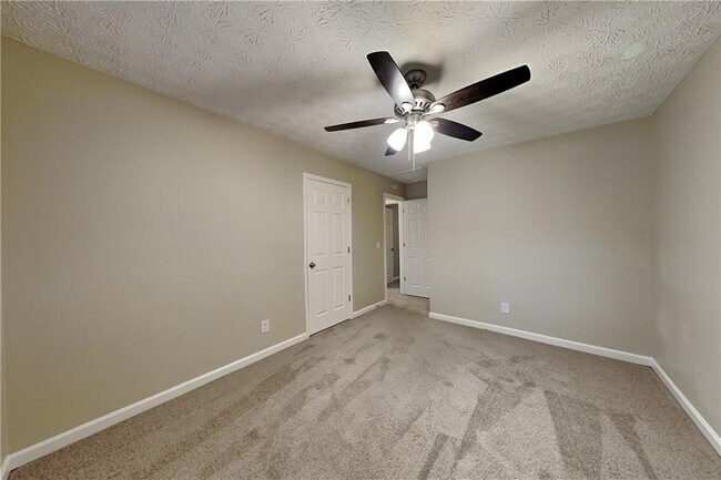 Building Photo - 163 Springbrooke Trl