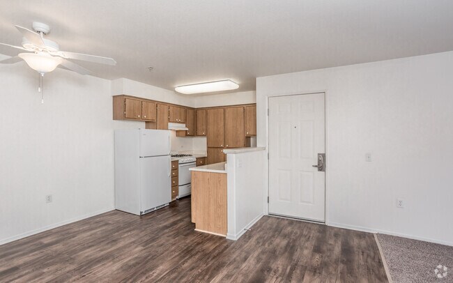 1BR, 1BA - 585 SF - Vintage at Stonehaven Senior Living