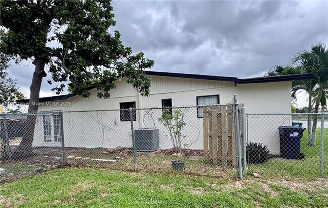 Building Photo - 11950 SW 199th St