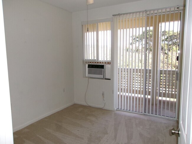 Building Photo - T0365 - MOANALUA VILLAGE #11H