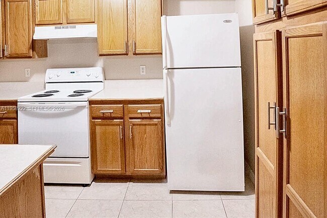 Building Photo - 9909 Westwood Dr