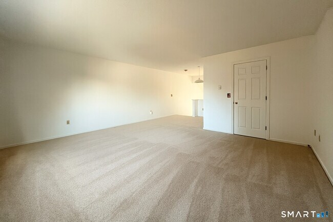 Building Photo - 35 Ruth St