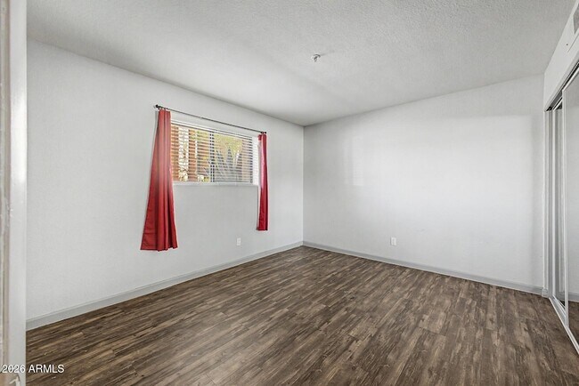 Building Photo - 4704 E Paradise Village Pkwy N
