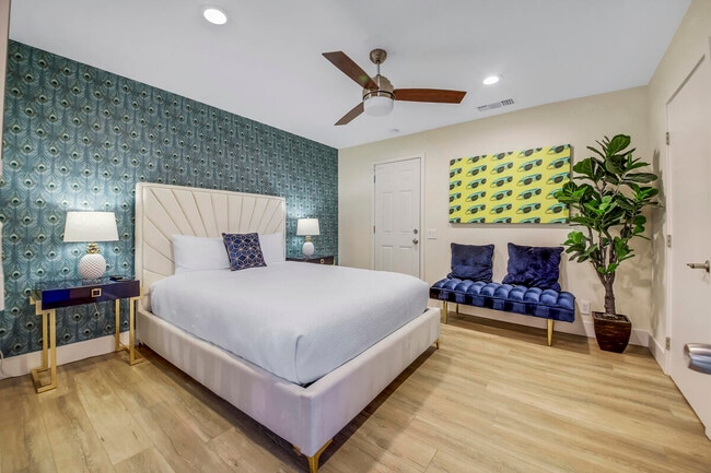 Building Photo - 2230 Tamarisk Rd