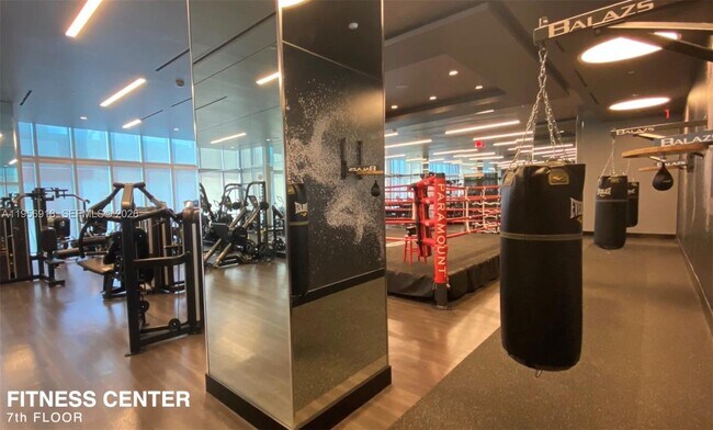 Building Photo - 851 NE 1st Ave