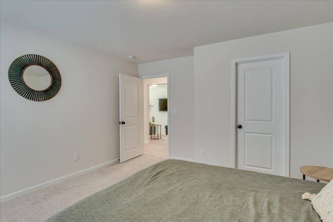 Building Photo - 6233 High Top Ln