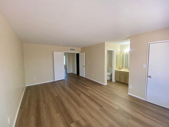 Building Photo - 3137 W Campo Bello Dr