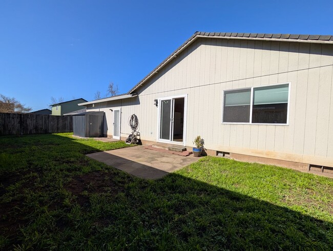 Building Photo - Great 3bed/2 bath home in Springfield!