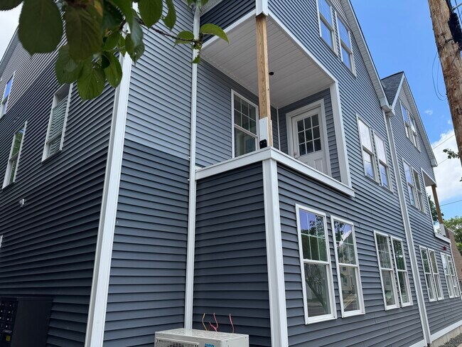 Primary Photo - 1085 Whalley Ave