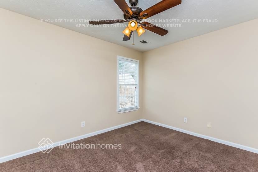Building Photo - 1040 Deer Hollow Dr