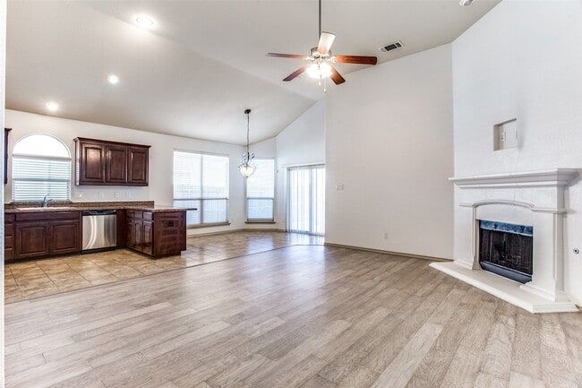 Building Photo - 6612 Friendsway Dr