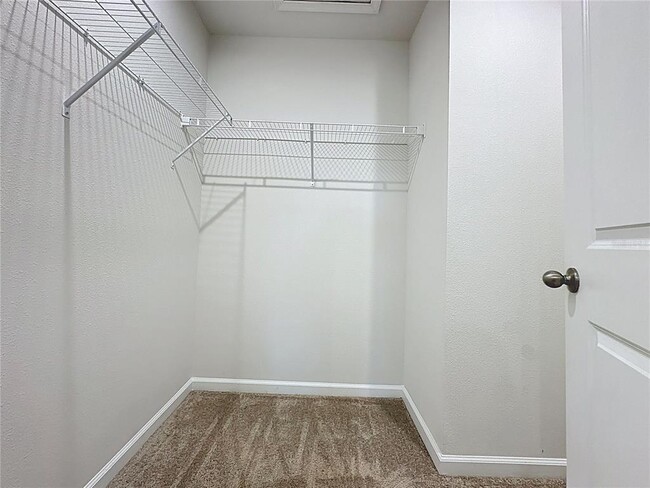 Building Photo - 409 Sedgewick Dr