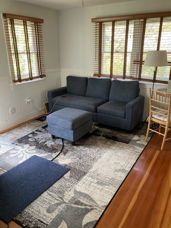 Building Photo - 7 Pine Grove Ln