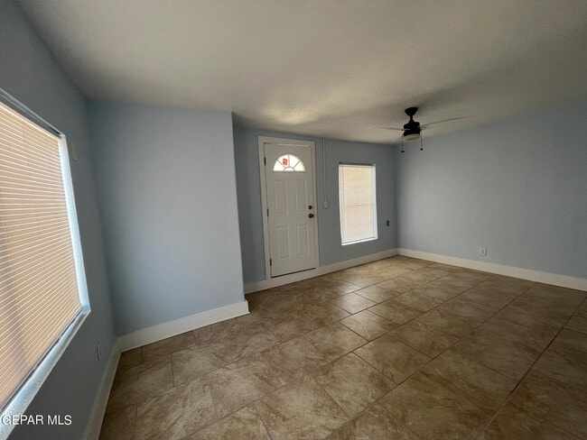 Building Photo - 8870 Sunland Rd