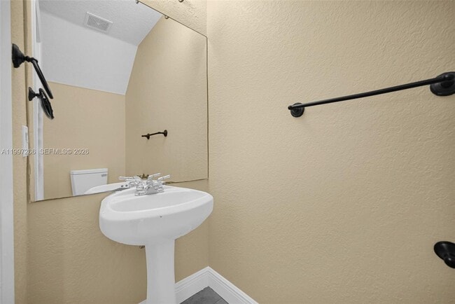 Building Photo - 4930 S University Dr