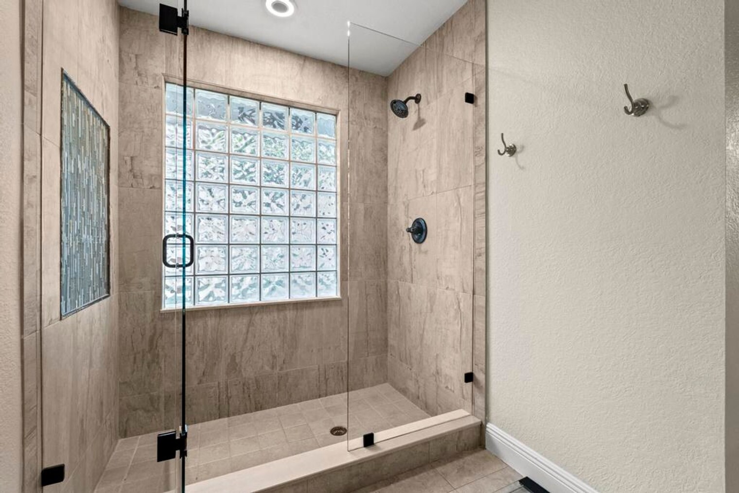 Building Photo - 13575 Columbine Ave