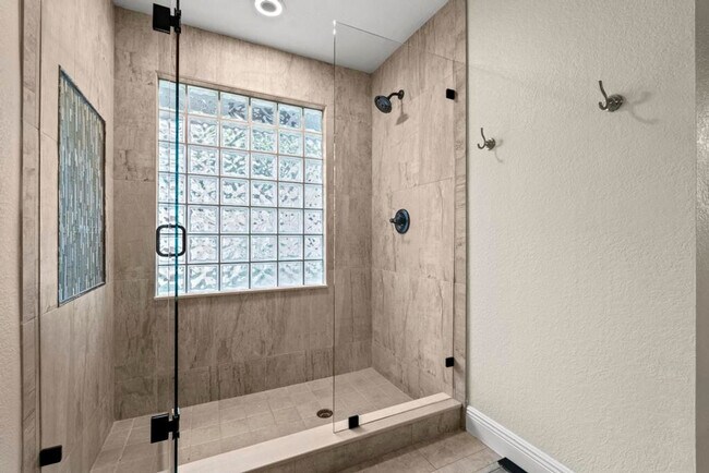 Building Photo - 13575 Columbine Ave